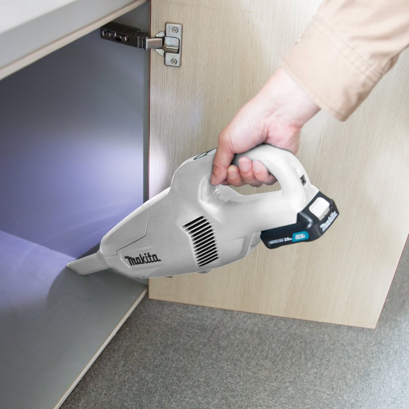 Makita DCL182FZW/ FRFW LXT 18V Cordless Cleaner 500ml 5.4kPa (Body Only | 1-Battery)