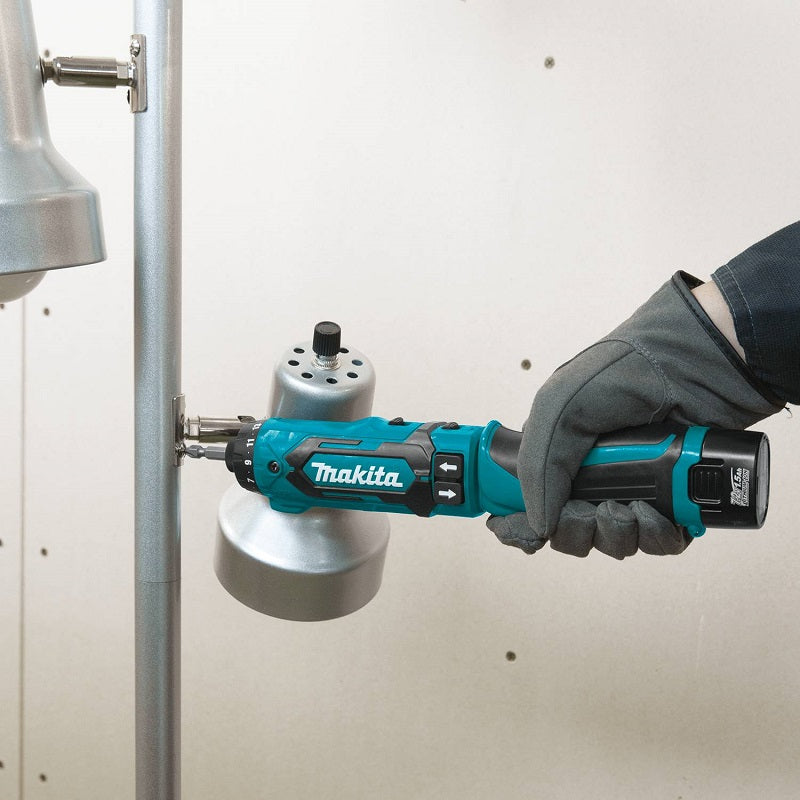 Makita DF012DSE 7.2V Cordless Driver Drill 1/4" 8NM Incl. 2x 1.5Ah Battery, 1x Charger