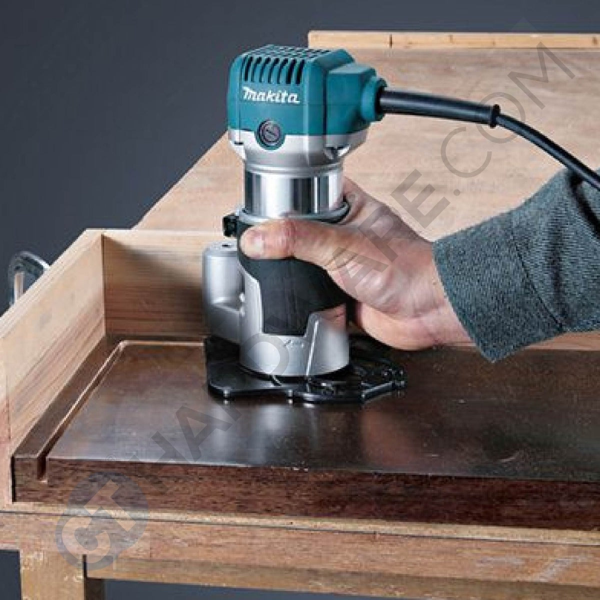 Makita RT0700C Trimmer 710W Includes 1/4" & 3/8" Collet