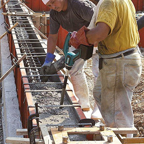 Makita DVR450Z LXT 18V Cordless Concrete Vibrator 25mm X 1200mm (Body Only)