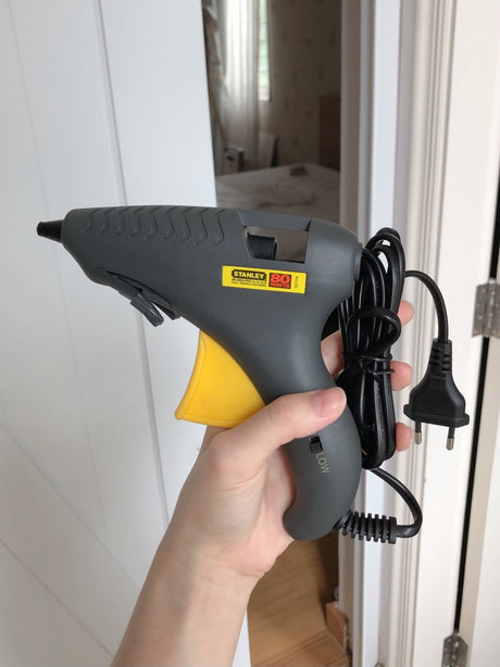 Stanley 69-GR25B-23 (69-GR25B) Trigger Feed Dual Melt Glue Gun Round Pin (80W)