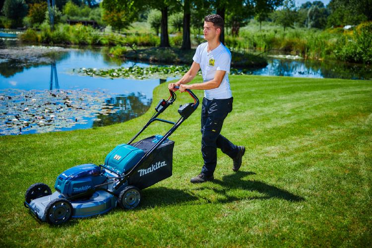 MAKITA DLM533Z CORDLESS LAWN MOWER 18V X 2 21" 70L 2800RPM WITHOUT BATTERY & CHARGER ( SOLO )