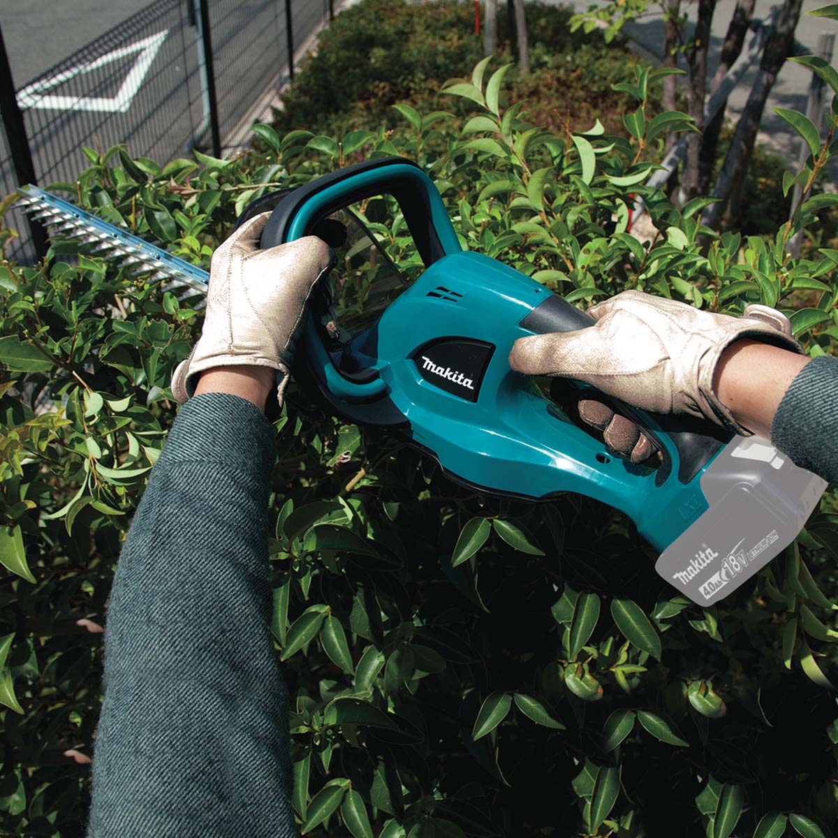 Makita DUH523RME/ RFE/ Z 520 mm (20-1/2") – 18V Cordless Hedge Trimmer (Tool Only)