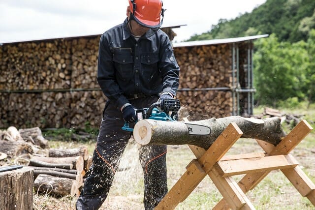 MAKITA UC3551A 350MM (14'')  CHAIN SAW